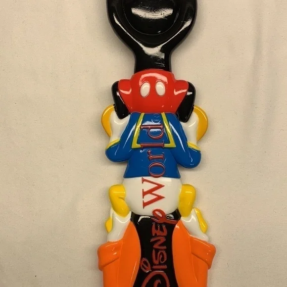 Walt Disney World Back Scratcher Featuring Mickey Donald and Goofy 15” - Picture 8 of 9